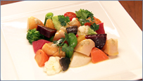 帆立貝の自家製スモークと彩り野菜のマリネ