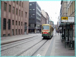 �g����