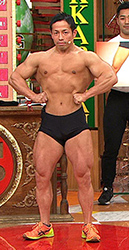 バックダブルバイセップス