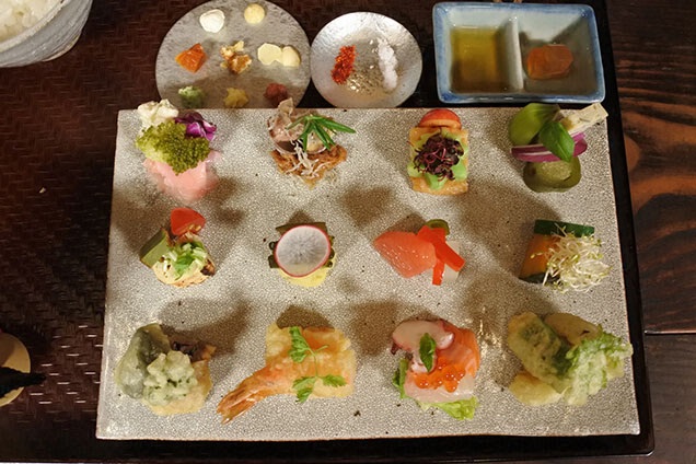 キレイに並んだ食材！ 京都の街をイメージしてるんですって！