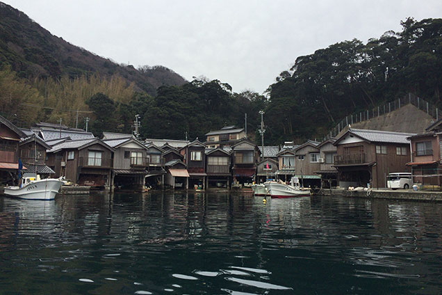 京都の秘境は伊根の舟屋。江戸から続く船の家です。
