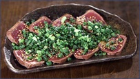 炙り牛ハツのたたき