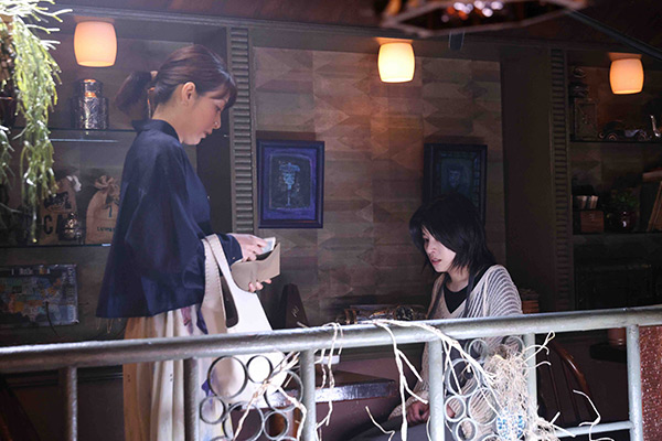 『あなたがしてくれなくても』三島結衣花(さとうほなみ)、岩井鞠子(佐藤めぐみ)