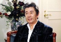 宇津井健