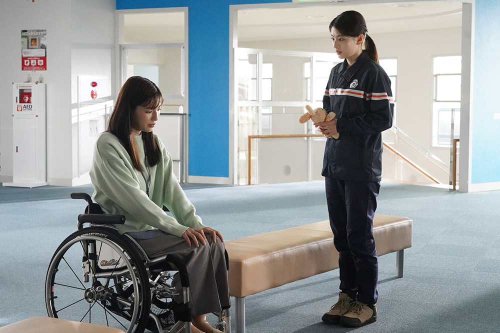 ブルーモーメント 雲田彩（出口夏希）、雲田真紀（石井杏奈）