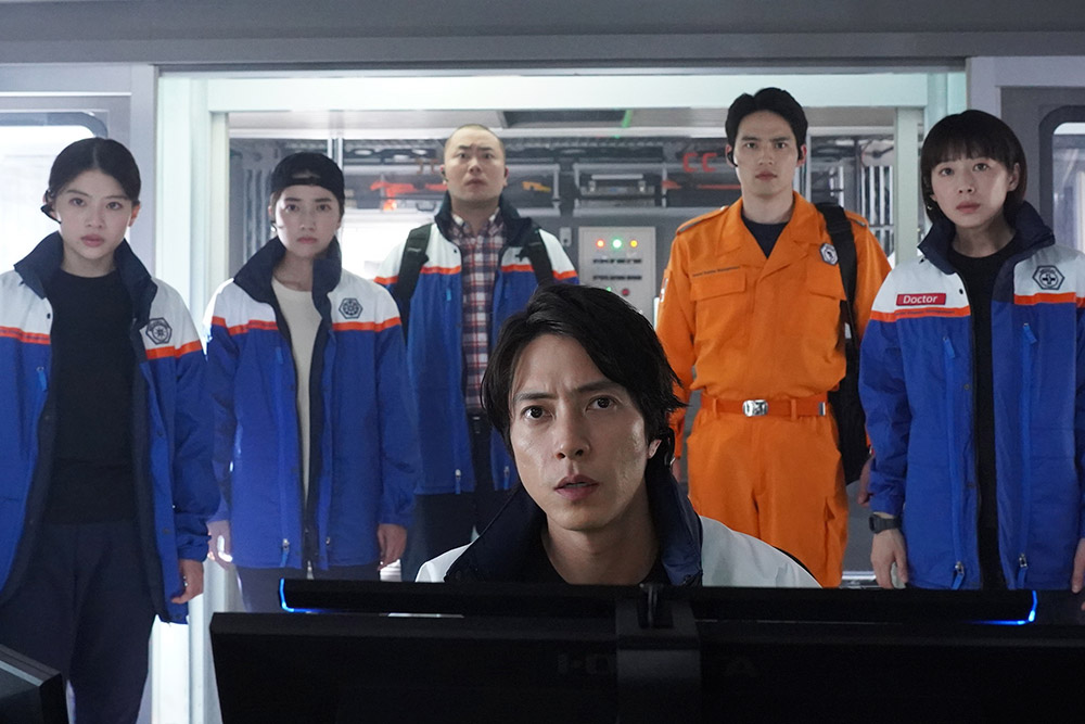 ブルーモーメント 晴原柑九朗（山下智久）、雲田彩（出口夏希）、園部優吾（水上恒司）、汐見早霧（夏帆）、山形広暉（岡部 大）