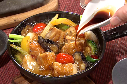 隠し味は醤油！黒アヒージョ