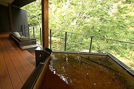 渓谷の景観を楽しむ温泉宿
