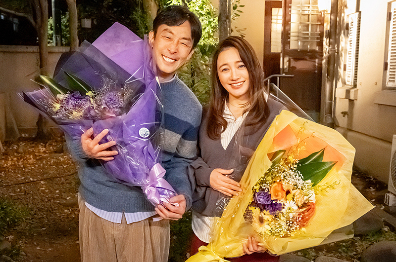 左から）北村有起哉、仲間由紀恵