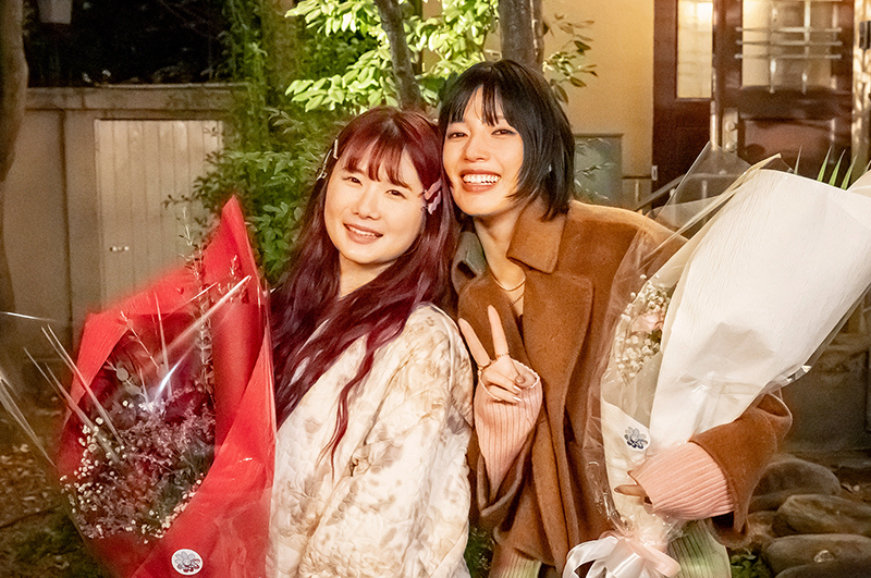 左から）小野花梨、石井杏奈