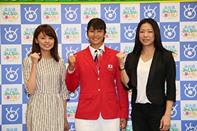 左から)宮澤智アナウンサー、冨田真紀子選手、里谷多英