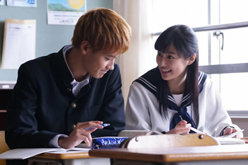 第29回ヤングシナリオ大賞『リフレイン』左から)葉山奨之、恒松祐里