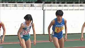 2012年、憧れの小林選手と初めて同じスタートラインにたった鈴木選手
左から)鈴木選手、小林選手