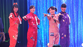 ももクロとコラボするま~ちゃん(森昌子) 左から)佐々木彩夏、百田夏菜子、ま~ちゃん(森昌子)、高城れに