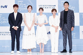 左から)ソ・イングク、ソ・ウンス、チョン・ソミン、チャン・ヨンナム、パク・ソンウン