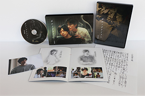 『ポルノグラファー』完全版 DVD&Blu-ray<br>
※生写真は1種ランダム封入(全5種)