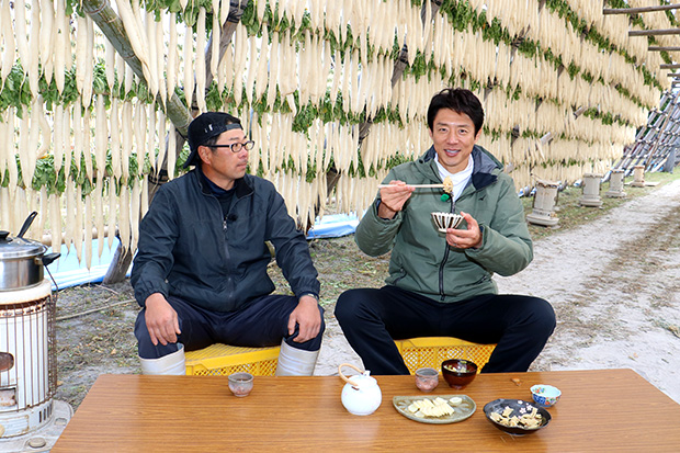 松岡修造 インスタ映え抜群!!巨大なやぐらで食べるパリパリたくあん