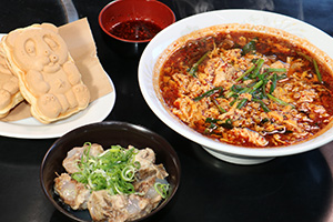 ハムタイと辛麺
