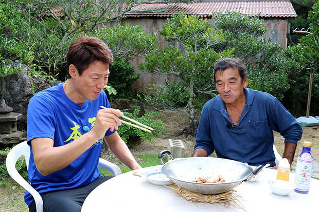 豪快‼ こんなイノシシ料理見たことない！
