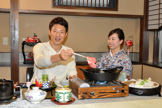 贅沢！老舗温泉旅館で高級和牛を食べ比べ!!