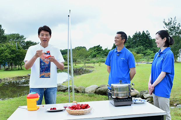 夏が旬のイチゴを贅沢にかき氷で