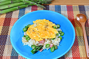 ノーカット！万才　アスパラ炒飯