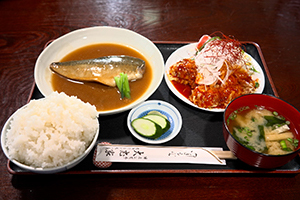 サバの味噌煮でEAT TO WIN！