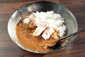 キャンプの魚だしカレー