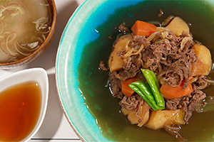 黒酢の肉じゃがとみそ汁