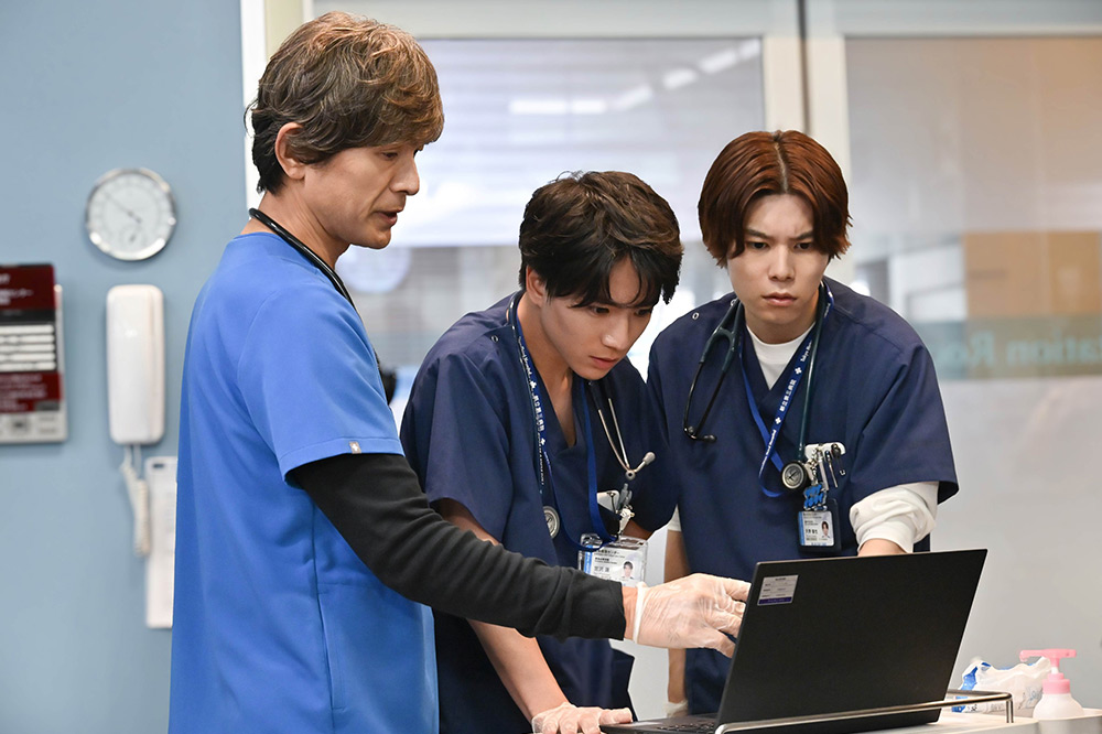 『救命病棟24時』進藤⼀⽣(江口洋介)、宮沢蓮(木戸大聖)、天野智也(萩原利久)