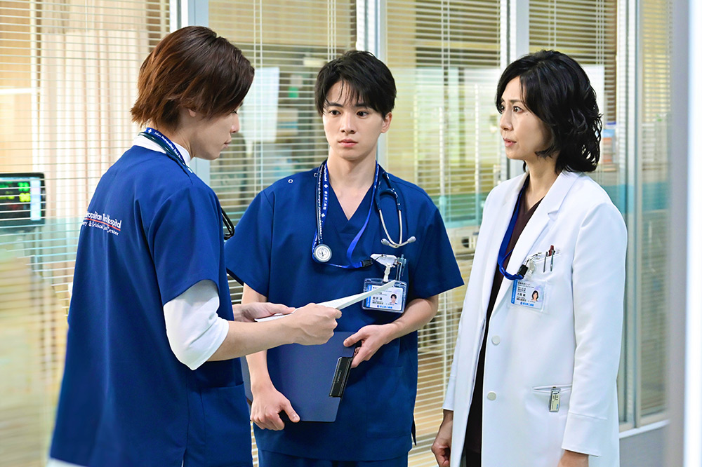 『救命病棟24時』小島楓(松嶋菜々子)、宮沢蓮(木戸大聖)、天野智也(萩原利久)