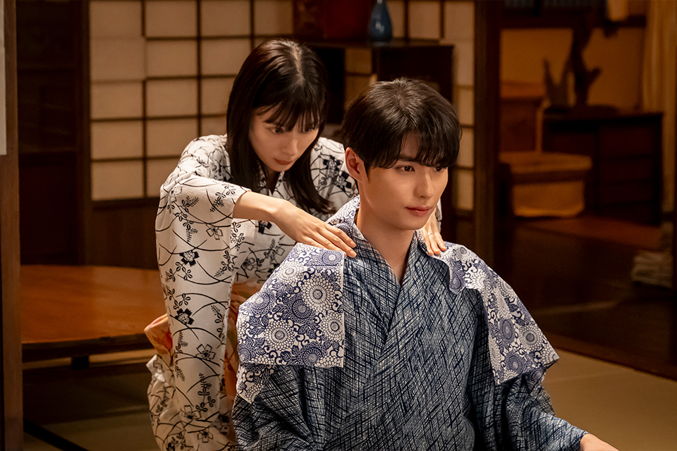 左から）江端なつ美役の芳根京子、江端瀧昌役の本田響矢（第1話場面写真）