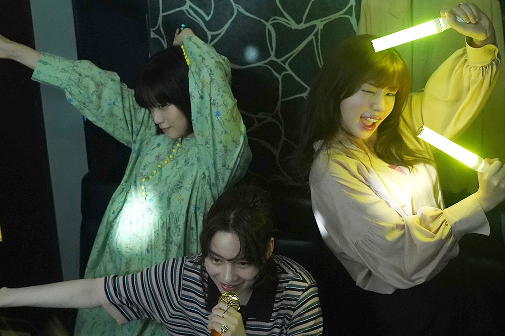 『Tokyo middle 30』 佐倉麻紀(仲里依紗)、山地遥(のん)、永野薫子(深川麻衣)