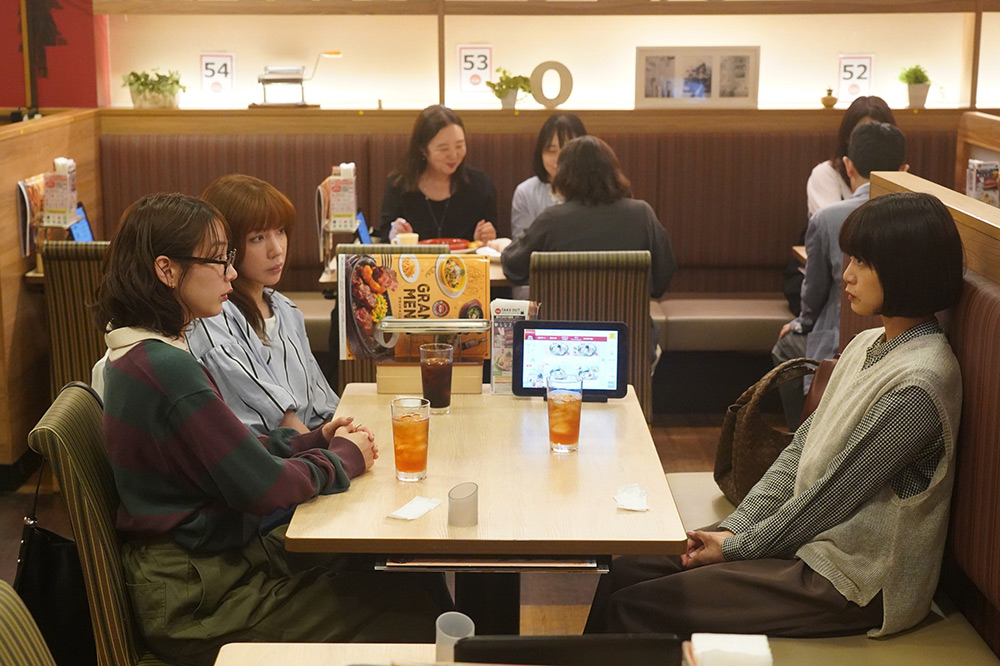 『Tokyo middle 30』佐倉麻紀（仲里依紗）、山地遥（のん）、永野薫子（深川麻衣）