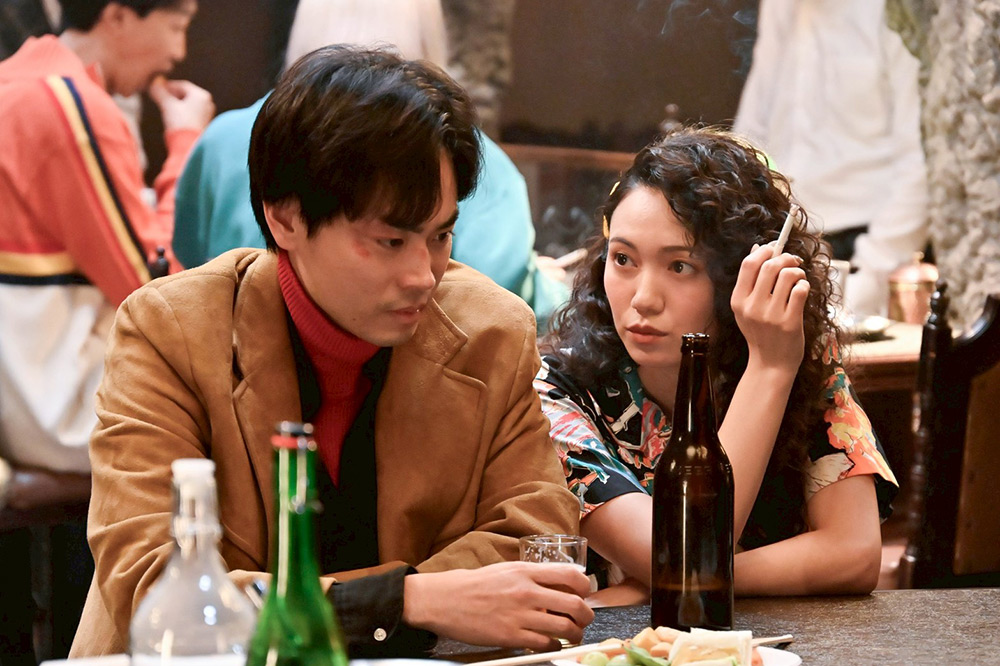 『もしもこの世が舞台なら、楽屋はどこにあるのだろう』久部三成（菅田将暉）、倖田リカ（二階堂ふみ）