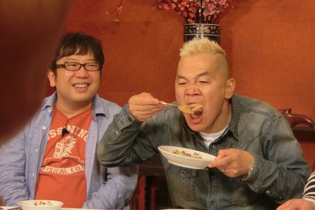 麻婆豆腐の辛さに苦戦中