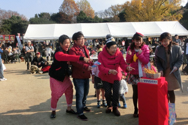 勝利に歓喜の赤チーム！