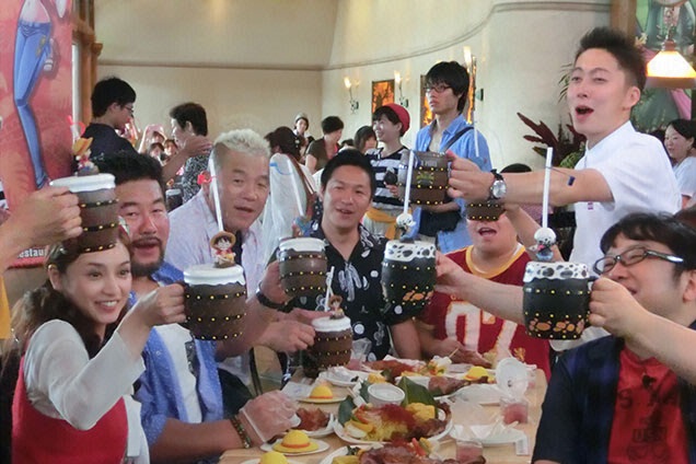 最後のシメはみんなでカンパーイ！！ユニバーサル・スタジオ・ジャパン最高↑↑ではまた再来週〜♪