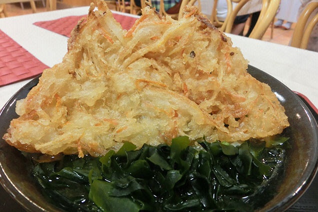 ご当地グルメ「吉田のうどん」を食べたよね