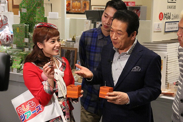 実はこれ 人気ナンバー１のおみやげで 掘っていくと土偶型のチョコが出てくるんです
