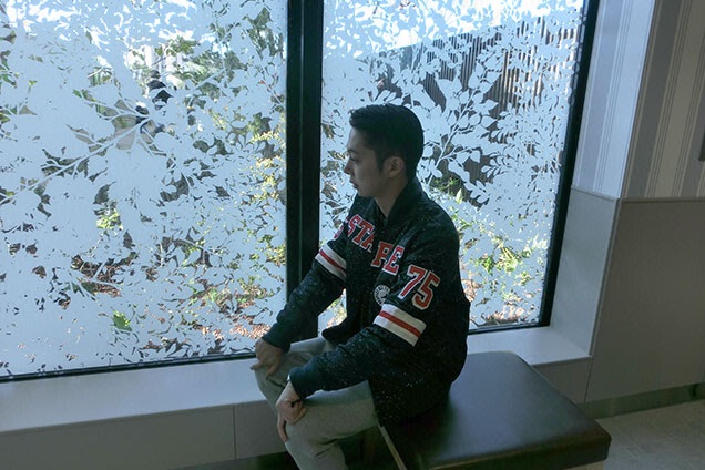 ところ変わって何だかバツの悪そうなはんにゃ金田さん