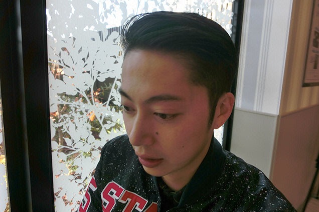 表情が晴れません