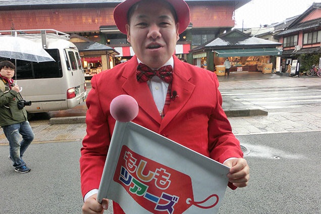 真っ赤な衣装がお似合いですね。