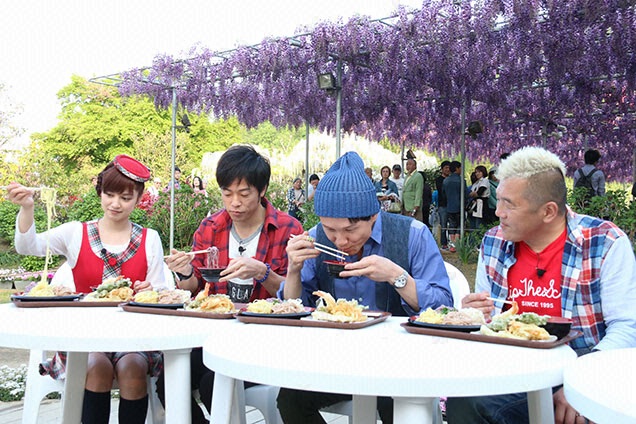 普通の味のおそばの他に、桜・柚・紫いもがあるのです