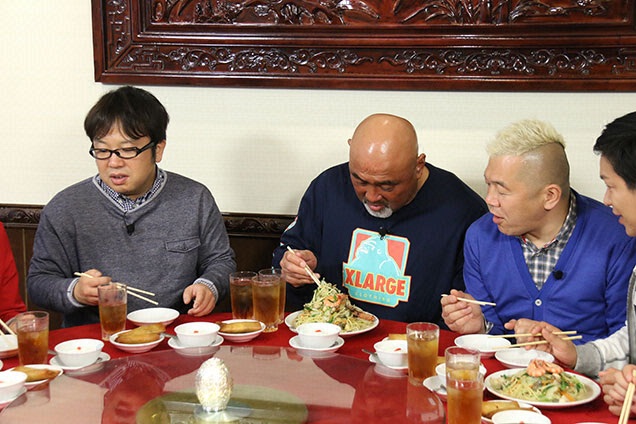 ２軒目は華錦飯店さん！魚介類が沢山入った焼きそばを頂きました