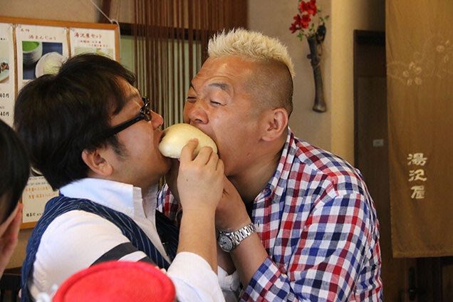 今日は一段と仲良しなキャイ〜ンもかぶりつきます！