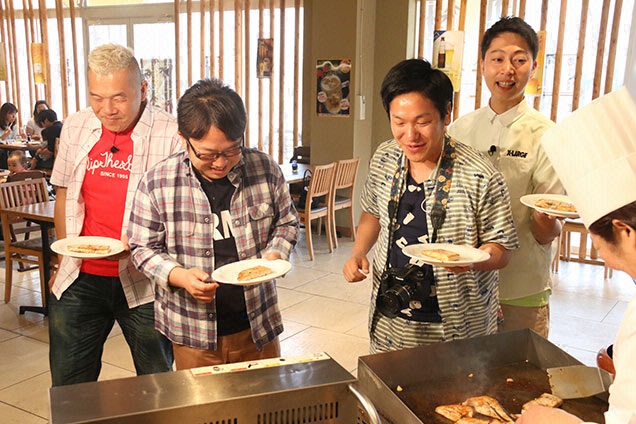 はじめに途中にあるマグロ食べ放題に行きます