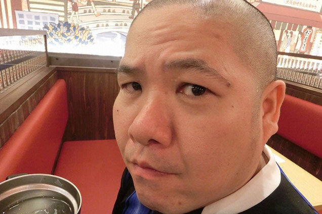 三瓶さんが『だるま』の串カツが美味しすぎたのかこんな顔に…！？