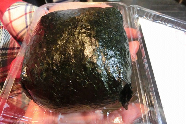 爆弾おにぎりを食べておしまい。おかずクラブさんまたきてくださいね〜