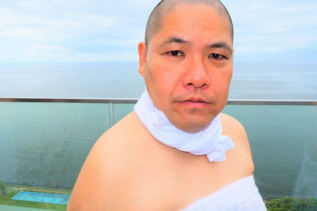 絶景露天風呂でパシャリ! 三瓶さん邪魔しないで!